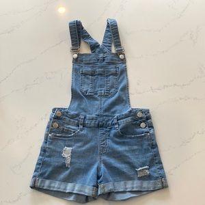 ❗2/$20❗Distressed Jean overalls size 3
